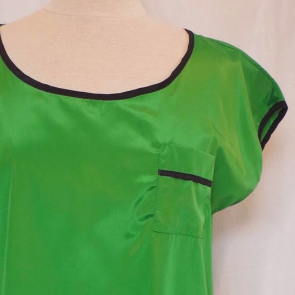 Fun & Flirt Pull On Lightweight Blouse NEW- Sz. Lrg - Picture 2 of 6